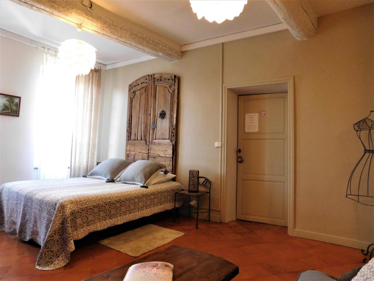 Le Prieure Saint Louis Bed & Breakfast Floure Екстериор снимка