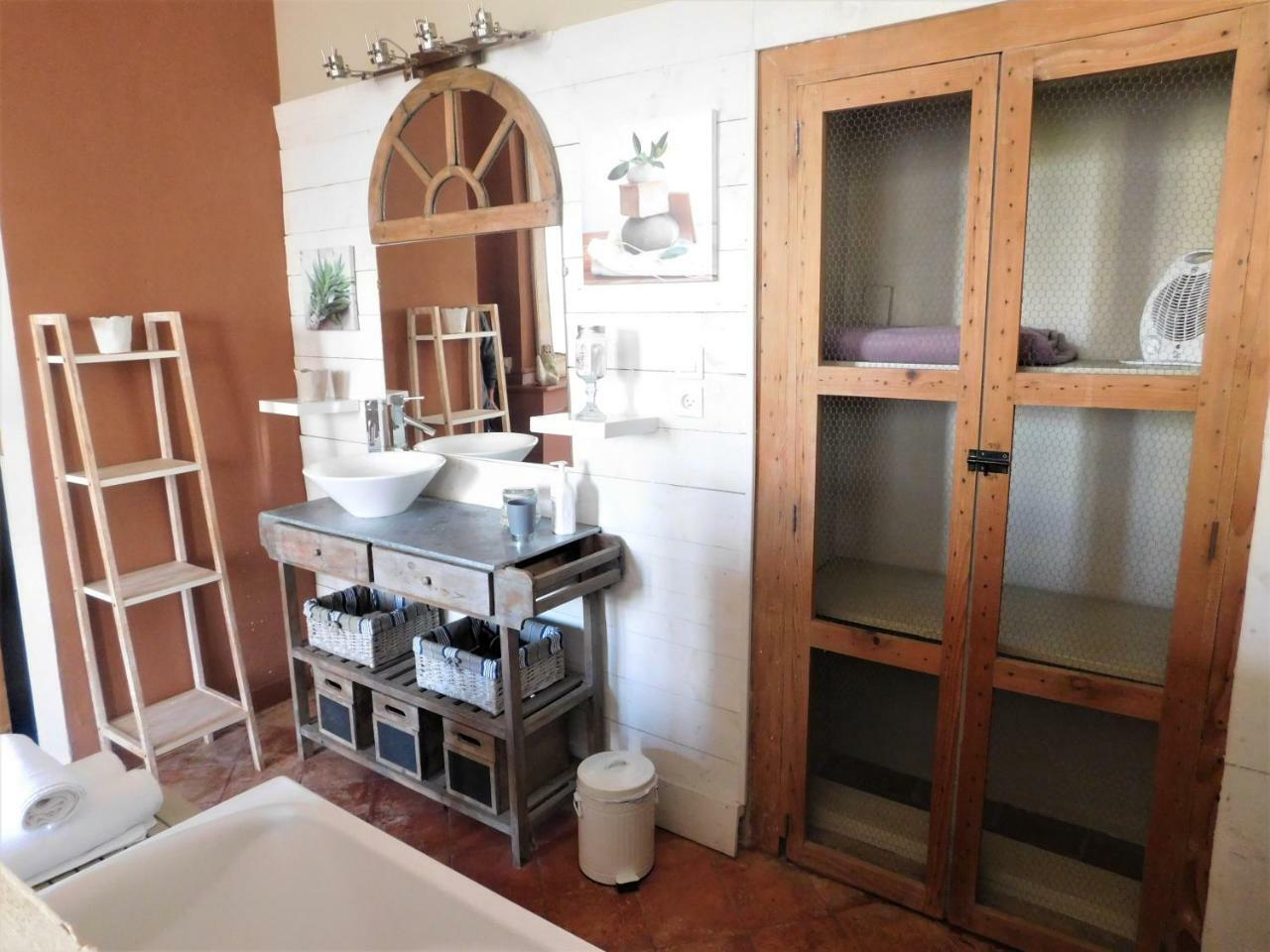 Le Prieure Saint Louis Bed & Breakfast Floure Екстериор снимка