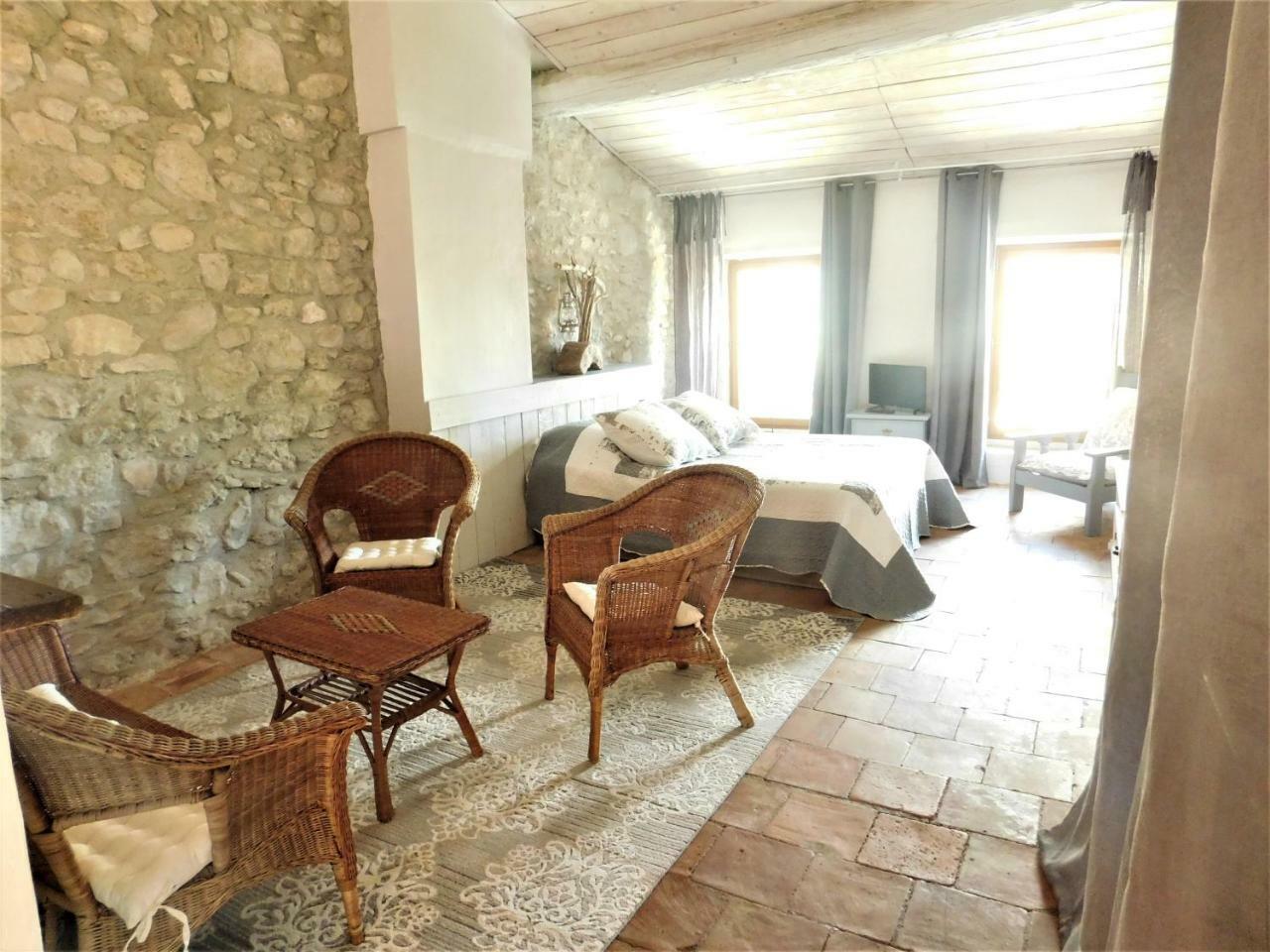 Le Prieure Saint Louis Bed & Breakfast Floure Екстериор снимка