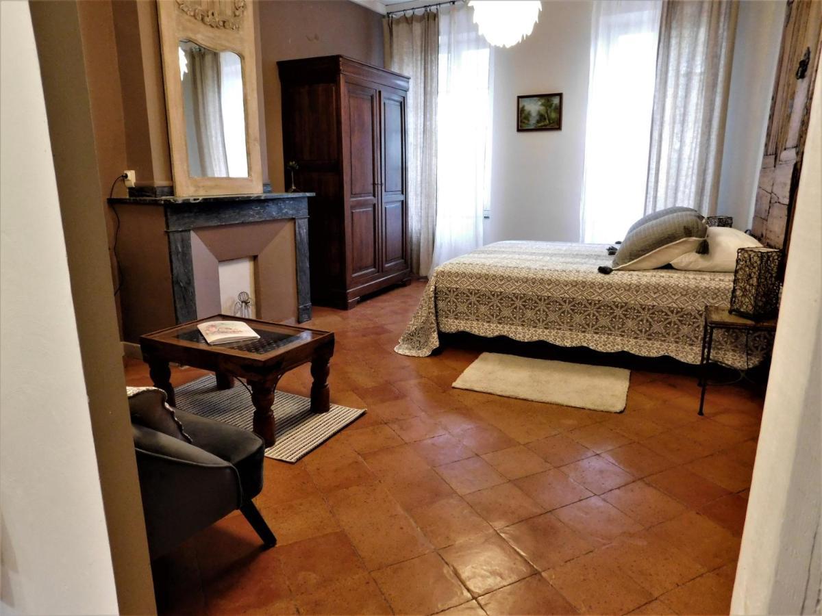 Le Prieure Saint Louis Bed & Breakfast Floure Екстериор снимка