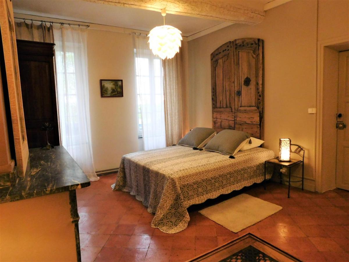 Le Prieure Saint Louis Bed & Breakfast Floure Екстериор снимка